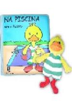 NA PISCINA COM O PATINHO